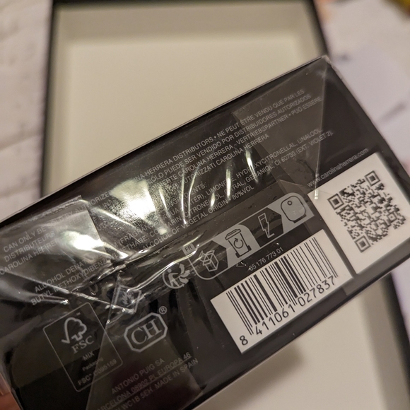 Carolina Herrera Bad Boy Cobalt Eaü de Parfüm - Picture 4 of 4